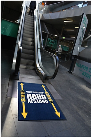 Houd afstand voetmat 1b